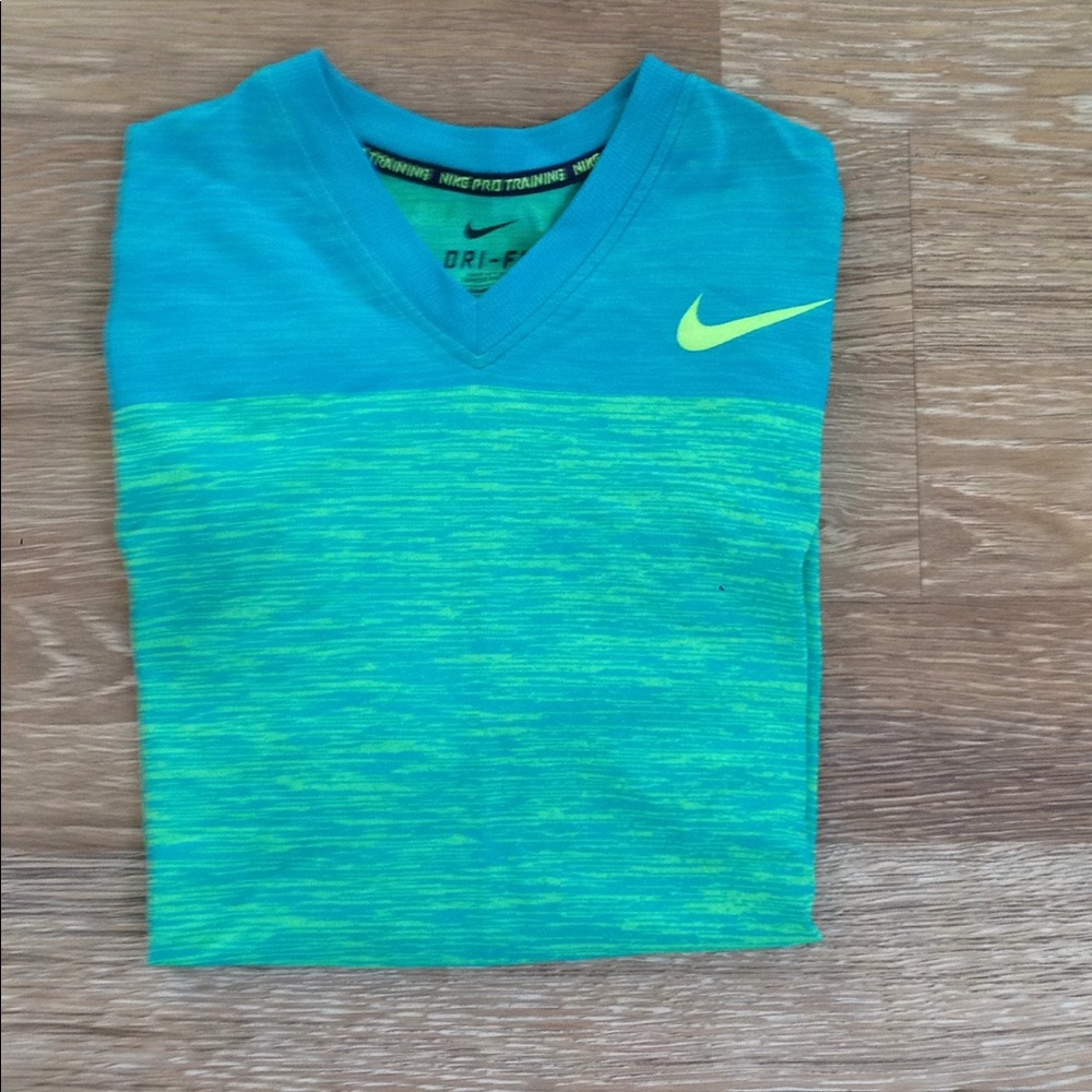 Nike workout tee